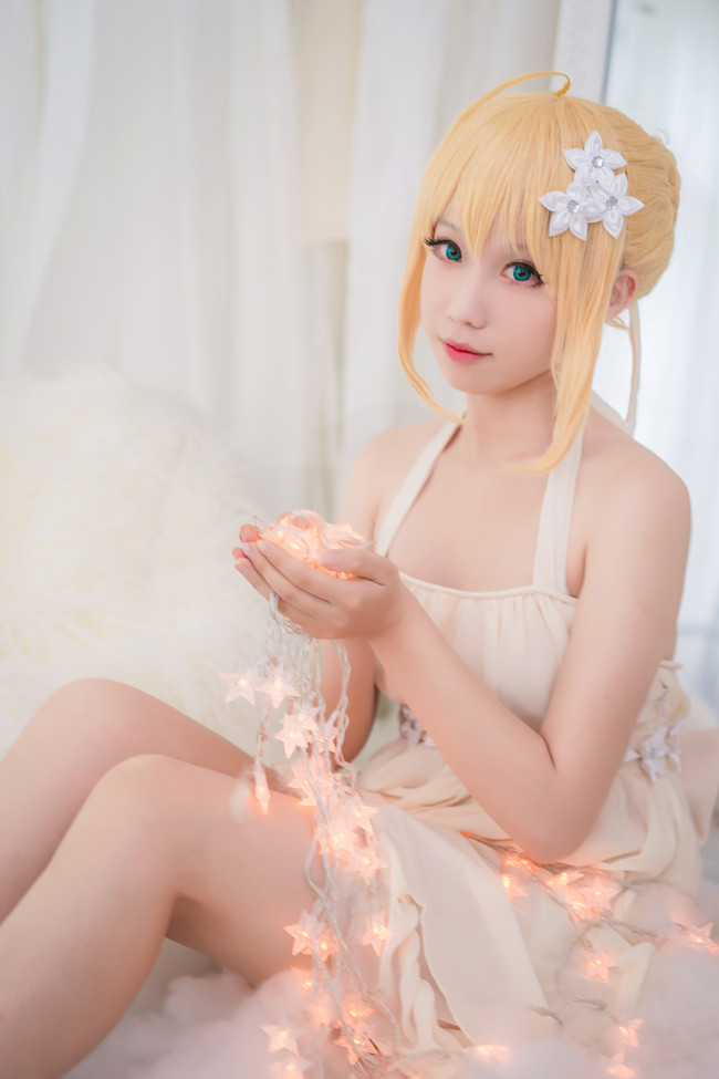 saber连衣裙