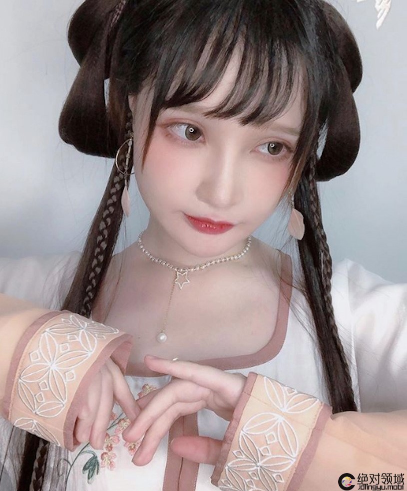 捕获「最辣爆乳天使兽」，「胸前巨大奶球」让人好想带回家训练！