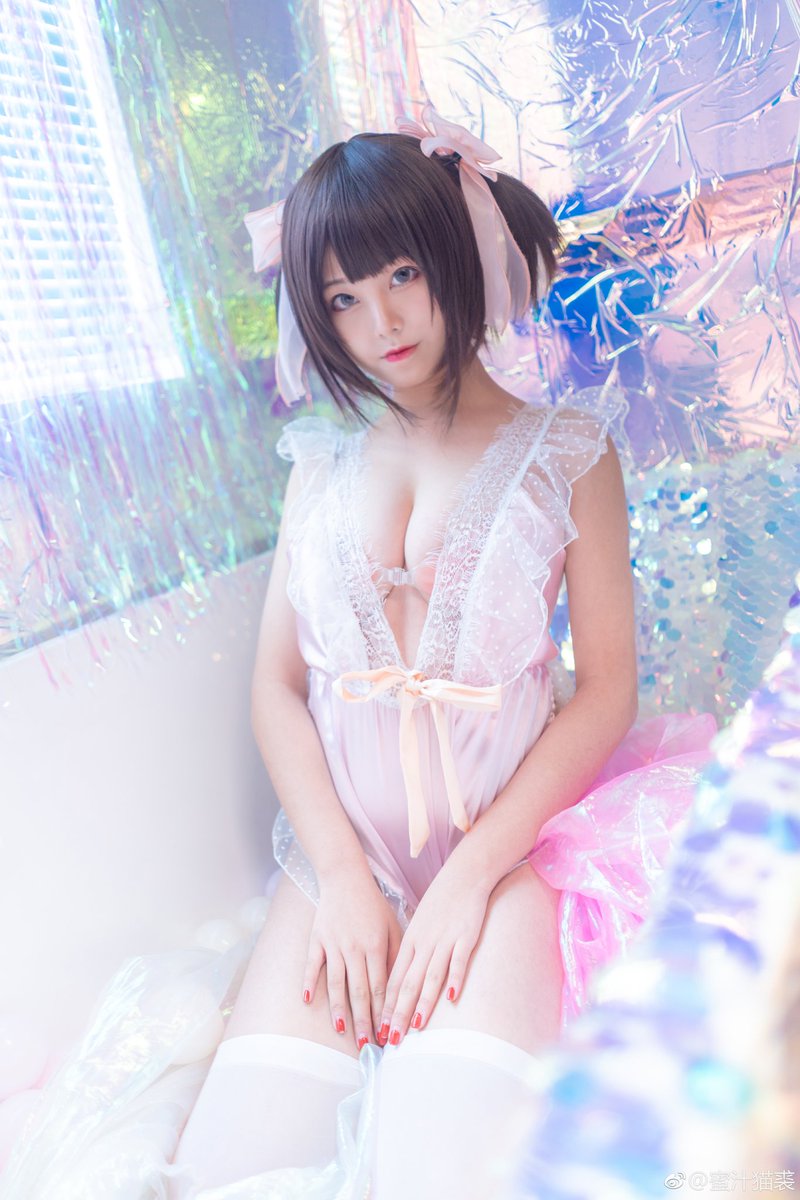 色香俱全！神仙美少女《蜜汁猫裘》用酥胸蜜腿舒缓你的身心疲劳