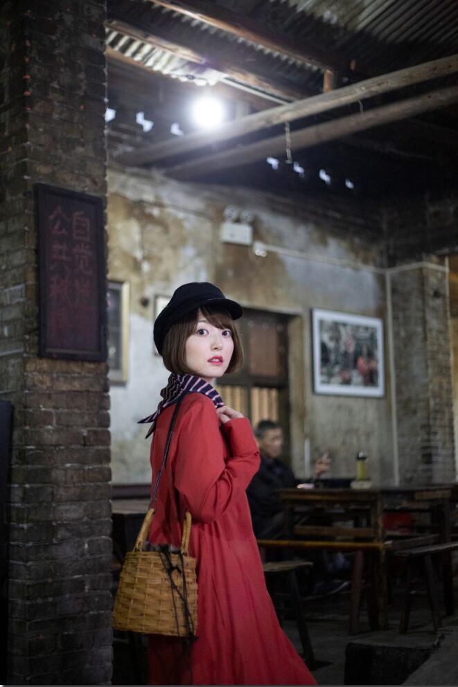 花泽香菜30岁！发售在重庆拍摄的写真集《How to go？》