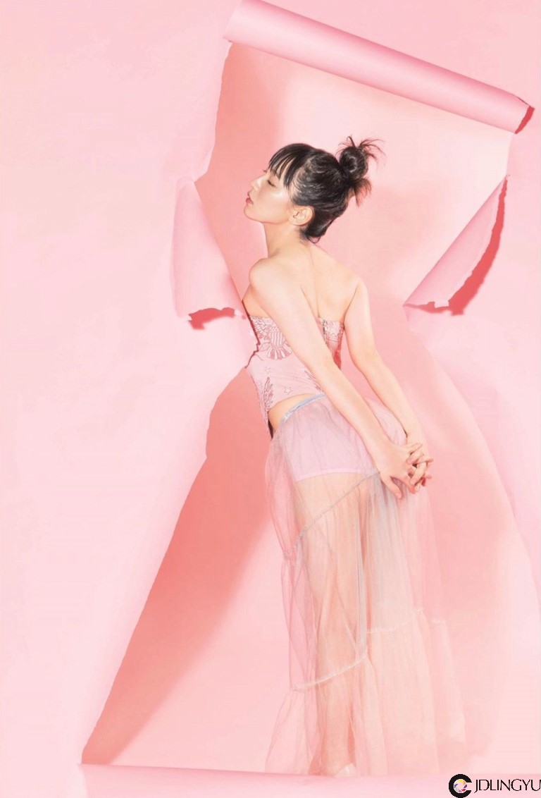 性感解禁！日本女演员「吉冈里帆」宣布新写真，睽违两年又把衣服脱了