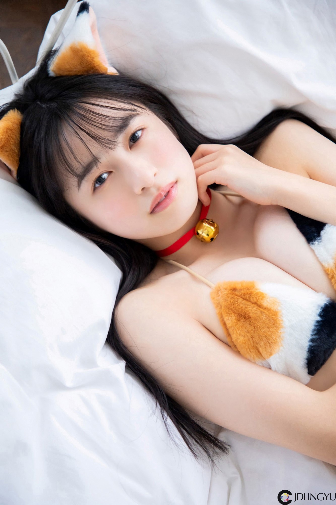 好想认养这只猫咪！女星「早川渚纱」148 cm 娇小身体拥「E 波」能量！