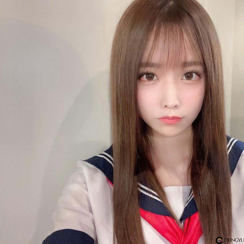 发育真好！萌系制服正妹「華咲 かのん」乳量E级棒，解脱后的曲线太凶啦！