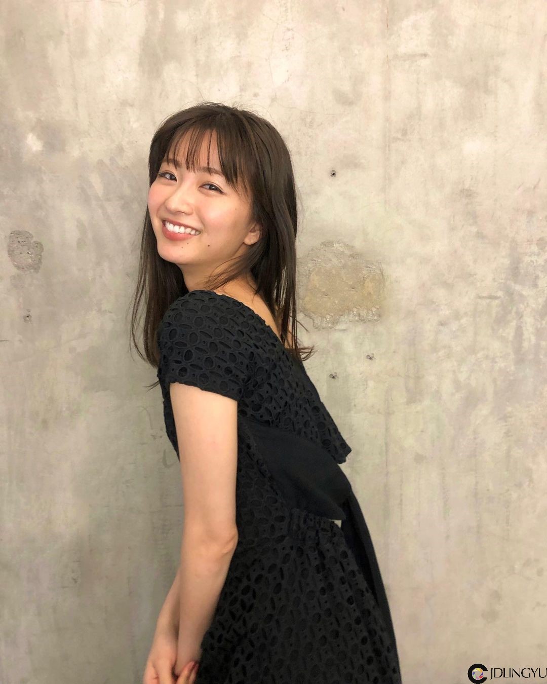 日系时尚杂志模特「冈崎纱绘」清甜笑容亲和力十足　完全就是女友理想型