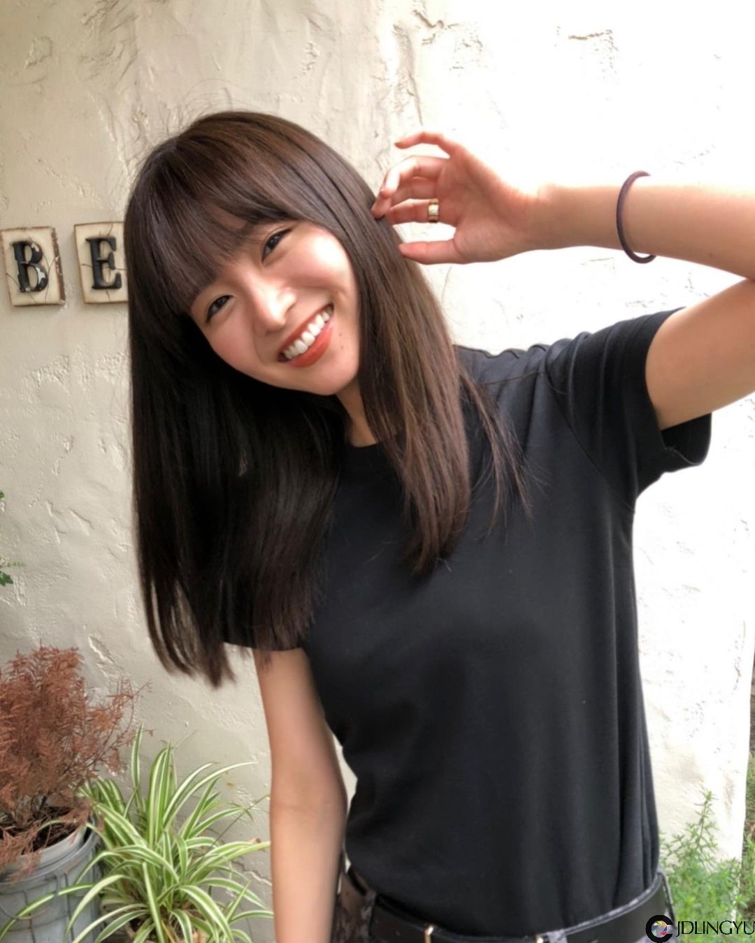 日系时尚杂志模特「冈崎纱绘」清甜笑容亲和力十足　完全就是女友理想型