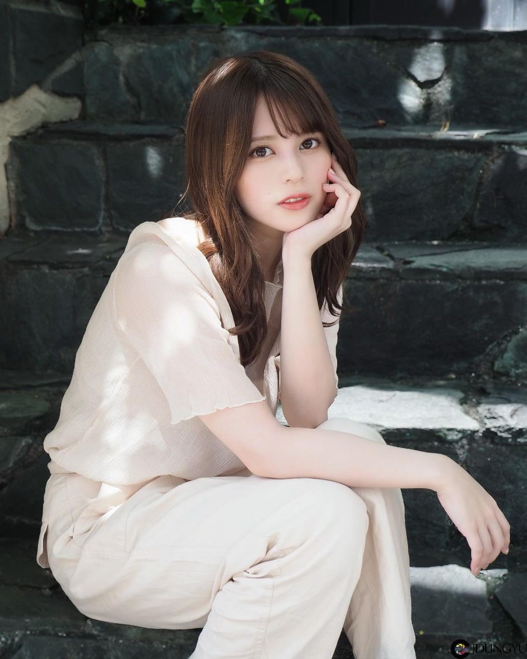 福冈奇迹美女「吉崎绫」混血美颜精致又甜美　全身散发「空灵气场」仿佛从童话中走出来