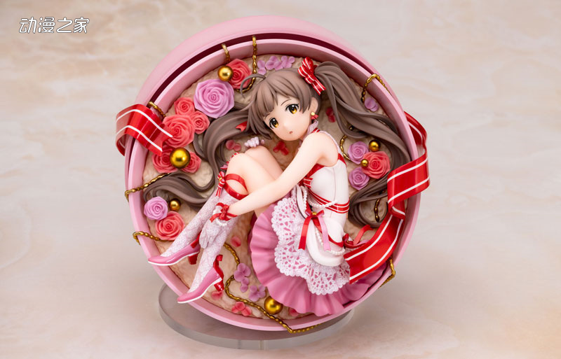 Amiami《偶像大师》箱崎星梨花1/7比例手办