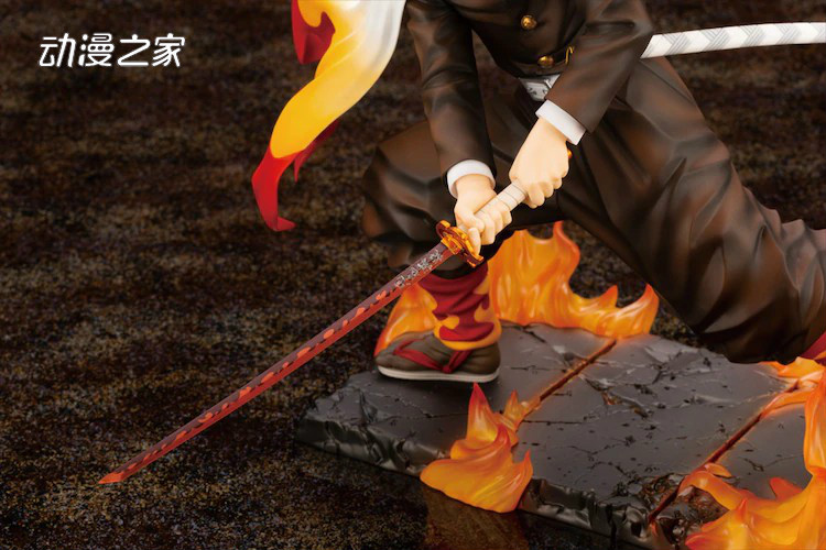 ARTFX J《鬼灭之刃》炼狱杏寿郎1/8比例手办