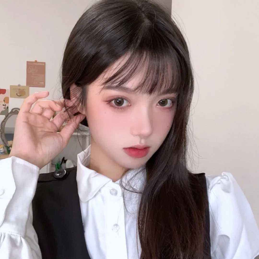头像真人露脸女生