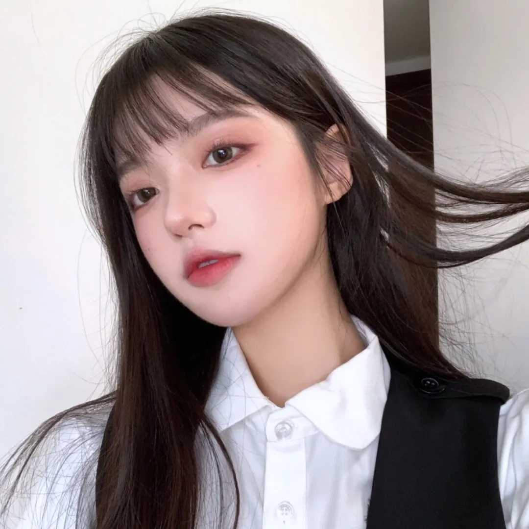 头像真人露脸女生