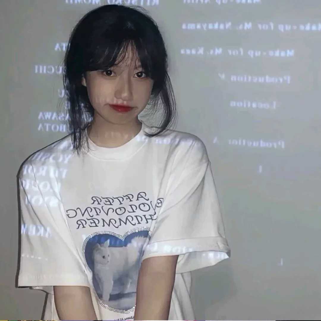 头像真人露脸女生
