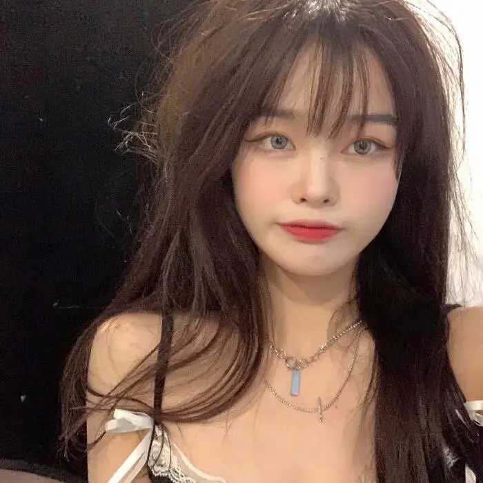 女生头像简单气质高清