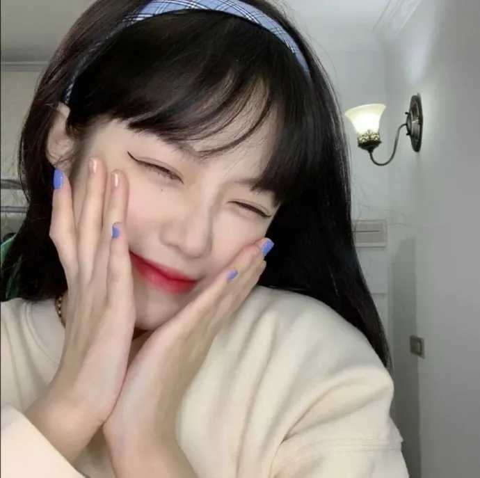 女生头像简单气质高清