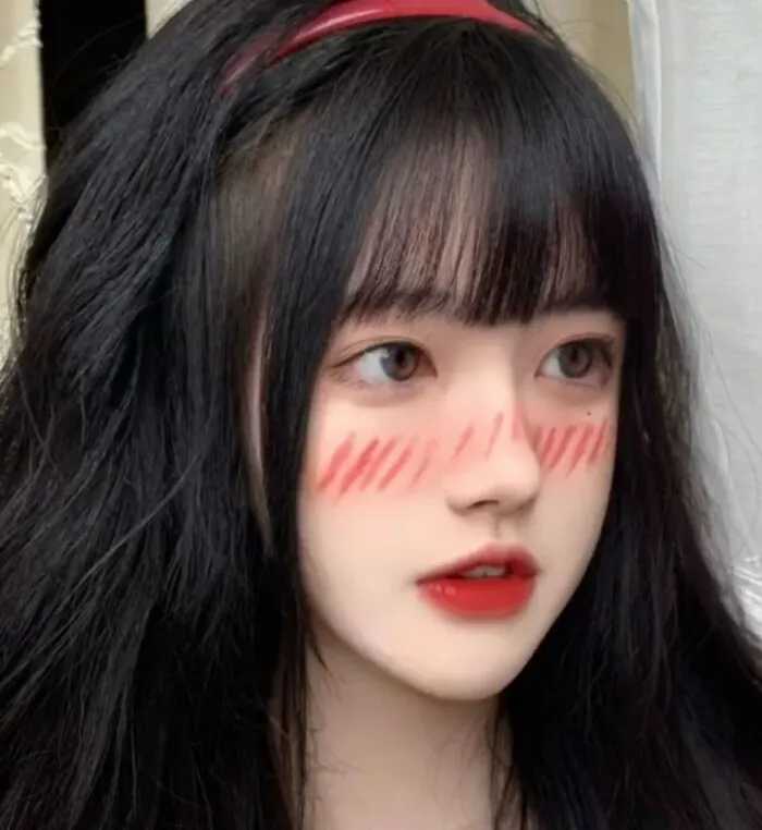 女生头像：纯欲系天花板