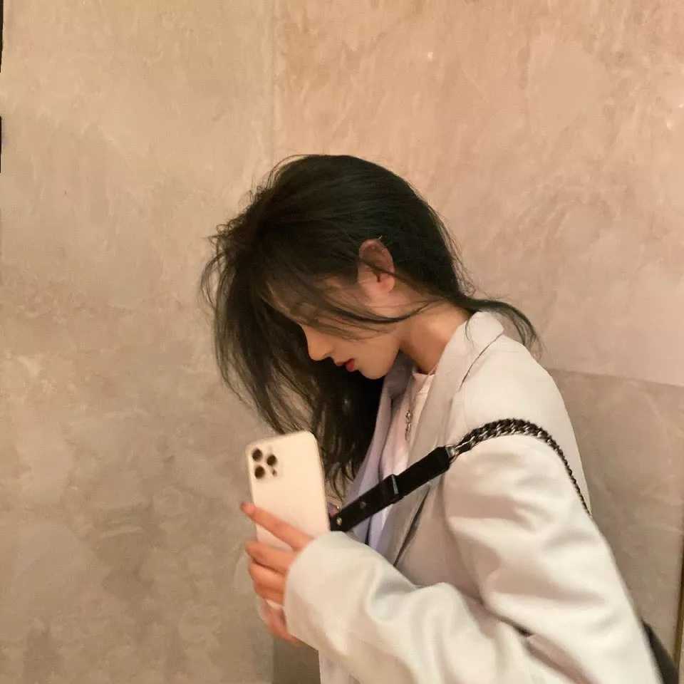好看头像侧颜女生头像