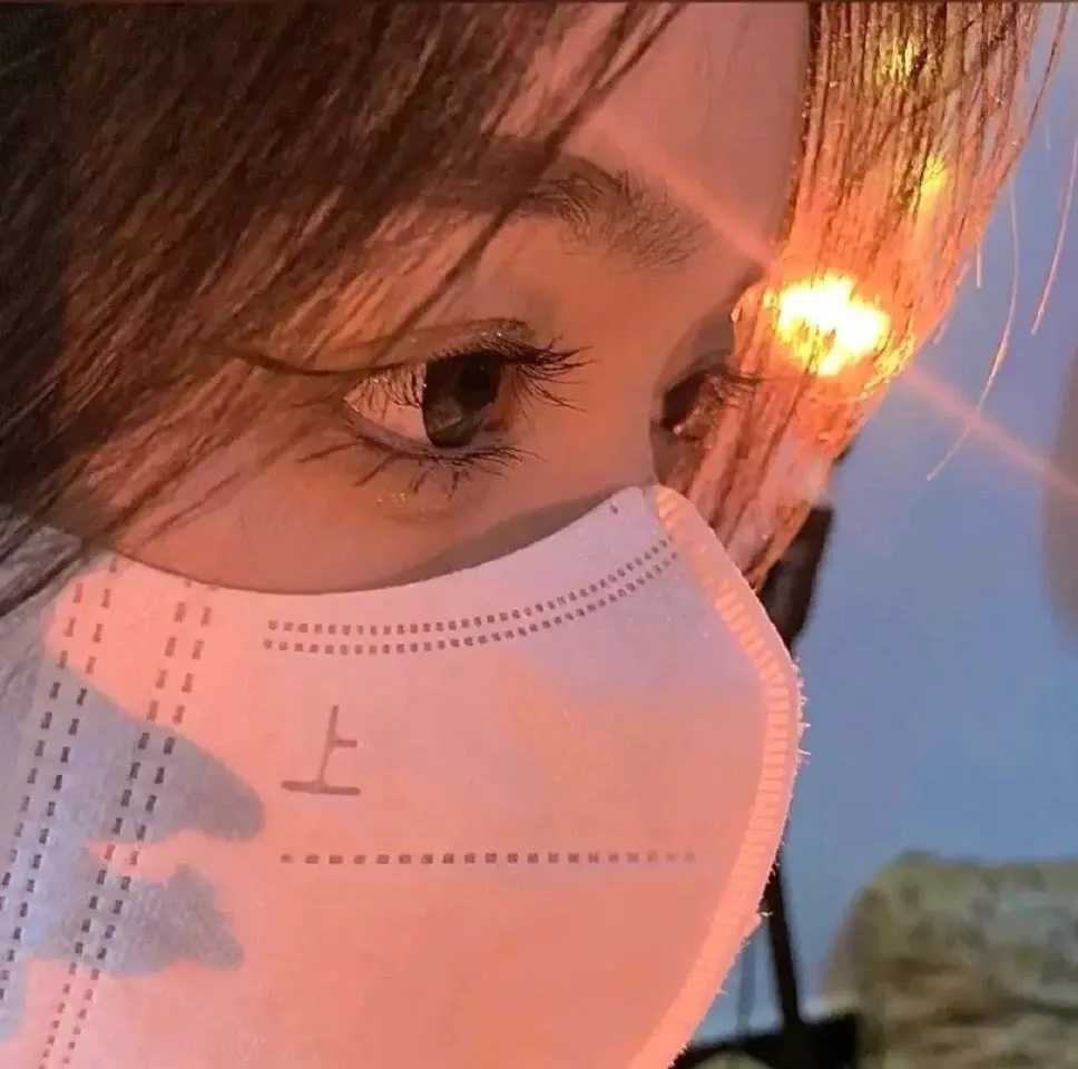 好看头像侧颜女生头像