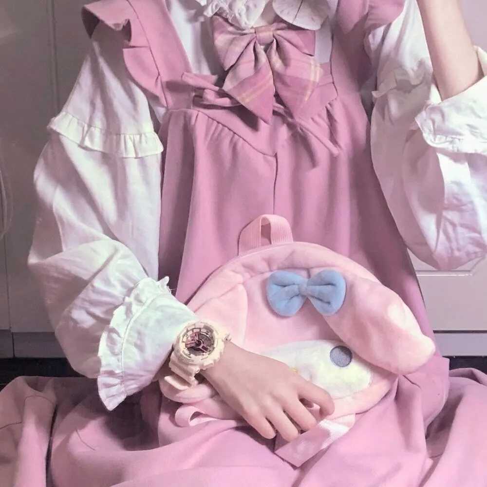 日系女生半身头像