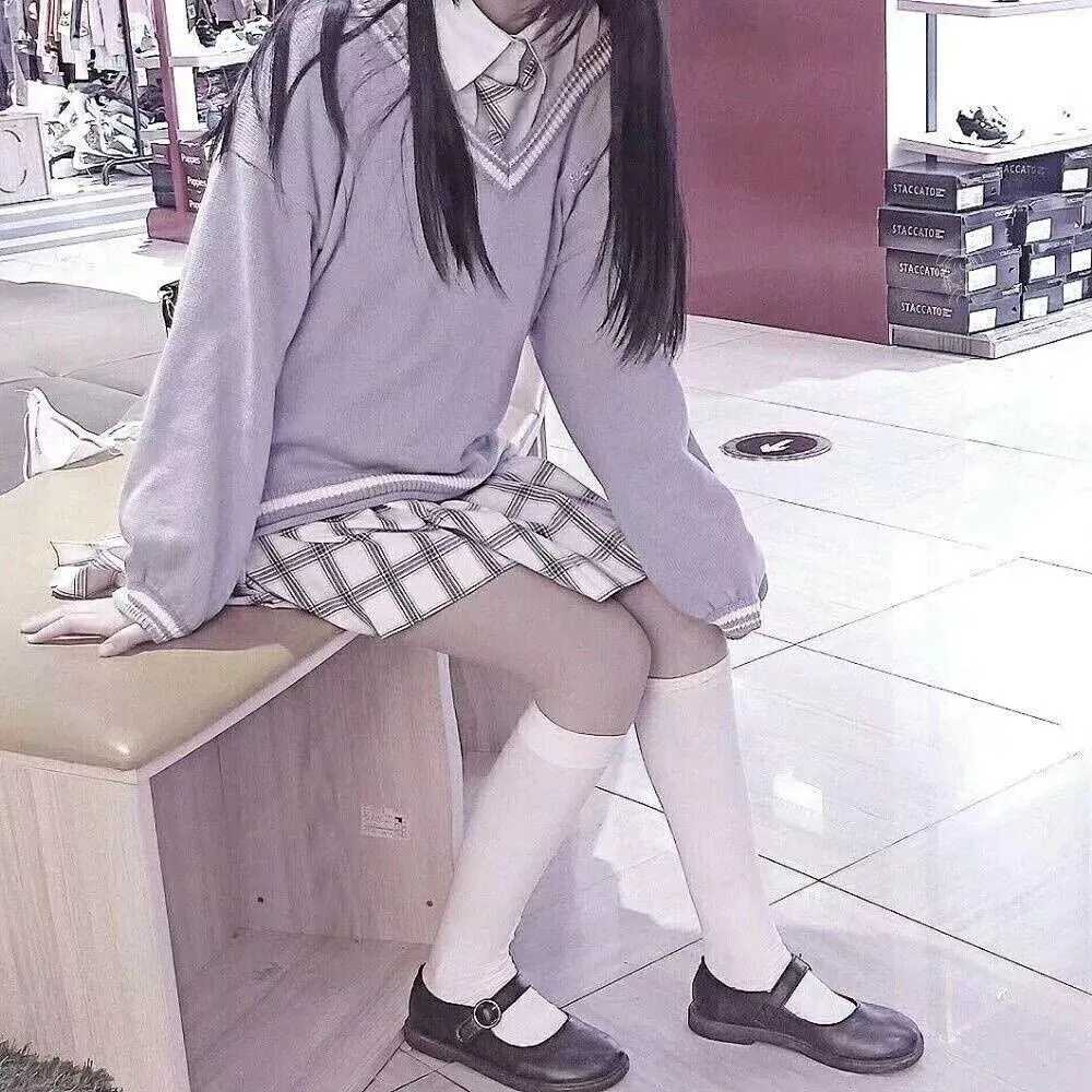 日系女生半身头像