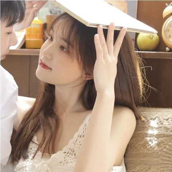 男左女右情侣头像