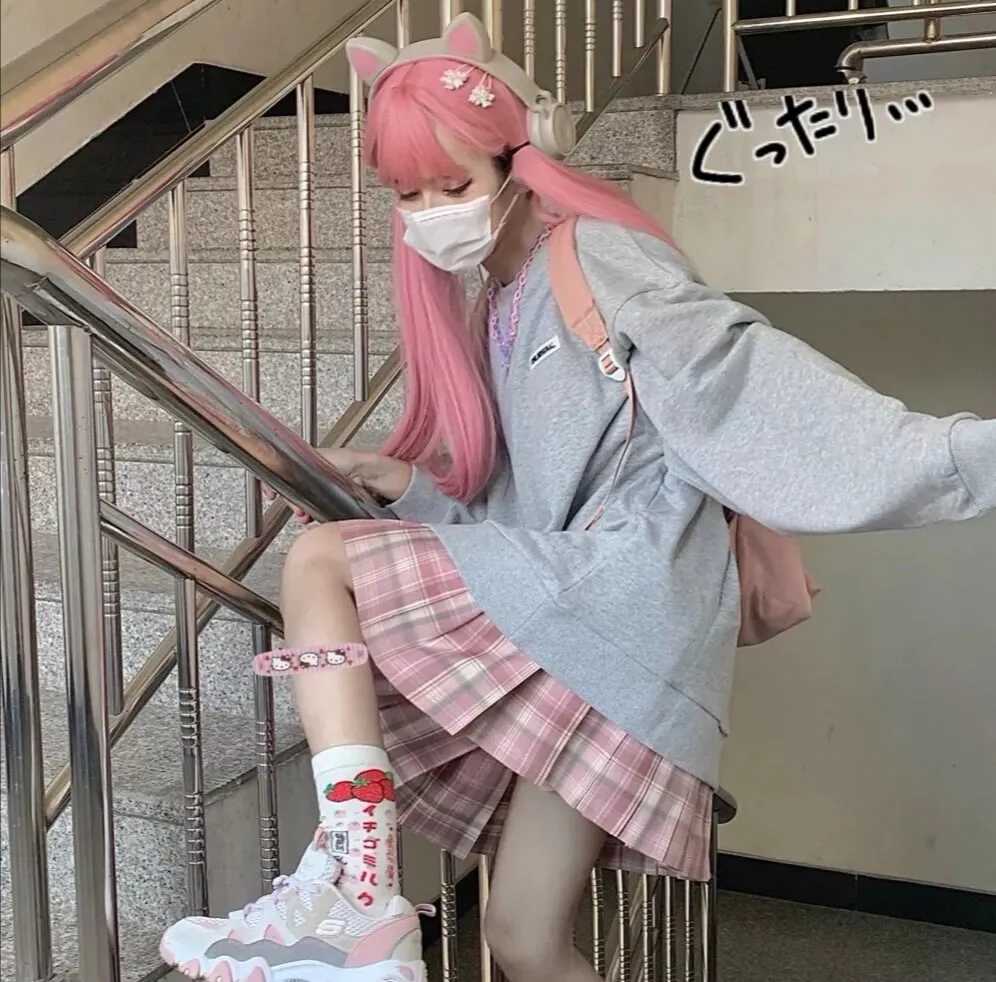 可爱女生头像 学生制服头像