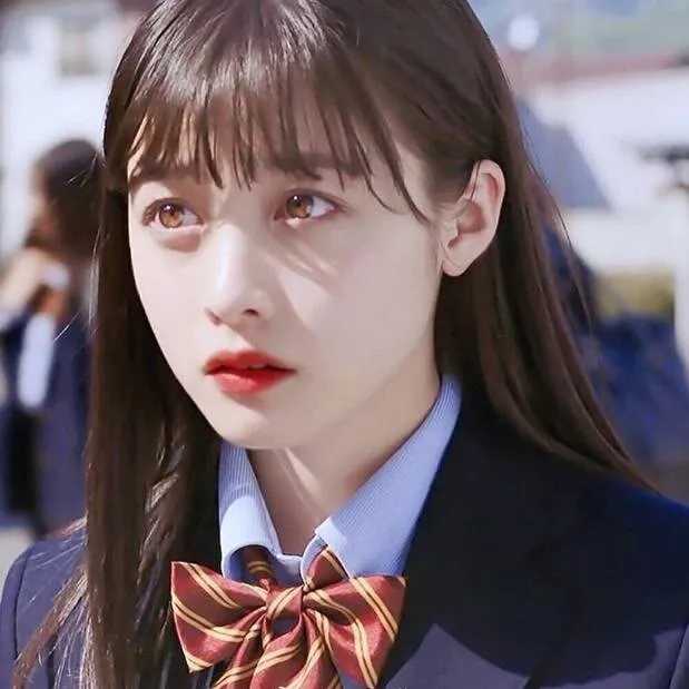 可爱女生头像 学生制服头像