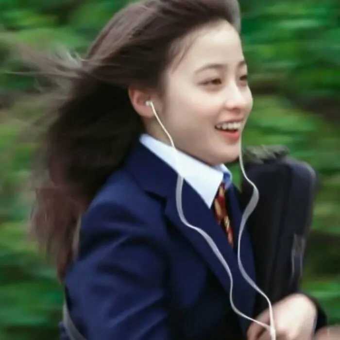 可爱女生头像 学生制服头像