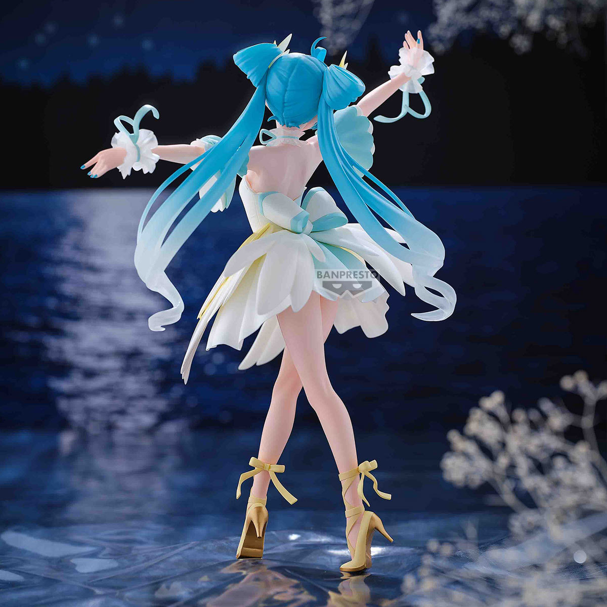 初音未来“天鹅湖” 景品​​​手办